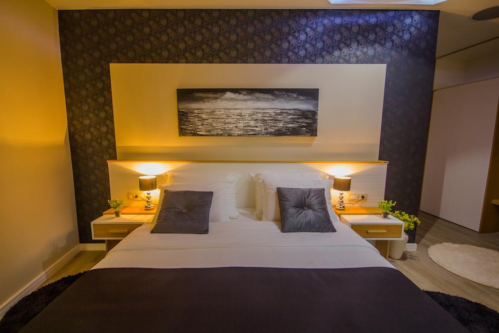 Peninsula Luxury Rooms زادار الغرفة الصورة