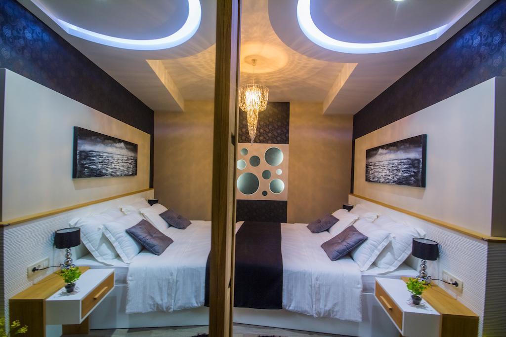 Peninsula Luxury Rooms زادار الغرفة الصورة