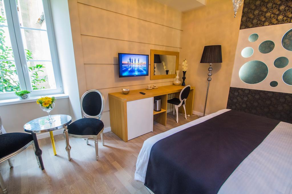 Peninsula Luxury Rooms زادار الغرفة الصورة